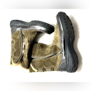 Clarks‎ Womens 63063 Taupe-Black Leather Winter  Boots Sz 7W 1012